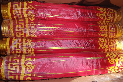 農(nóng)村大叔年貨大集賣燈籠 最火一集賣過1萬多元 趕集大媽 吹牛