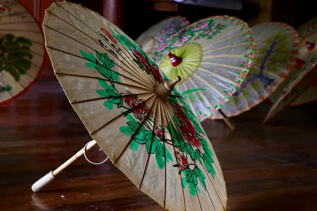 冬日暖暖游云南# 和大多數(shù)手藝人一樣,不抱怨,不