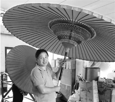 我怕砸招牌,不敢流水線做傘