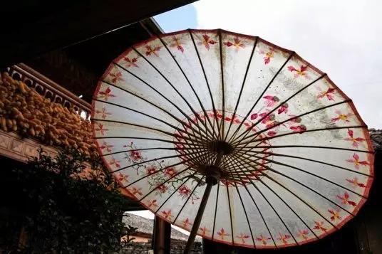 撐著油紙傘 品讀慢時光